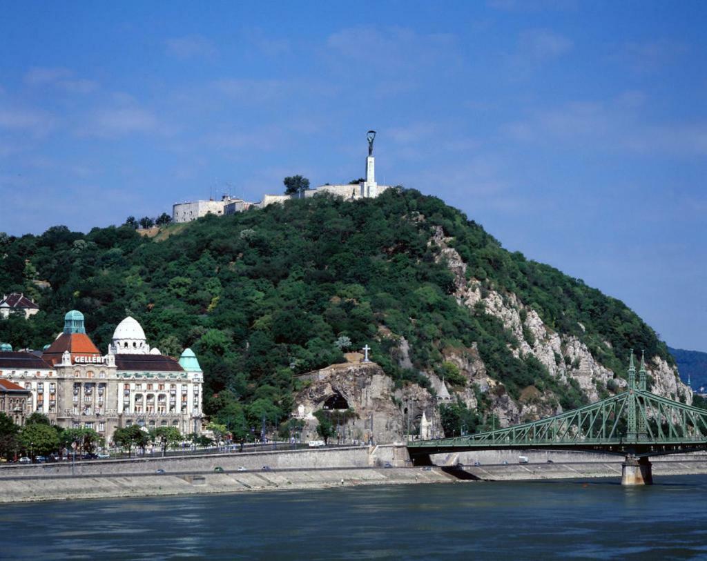 Corvinus Apartman Budapest Esterno foto