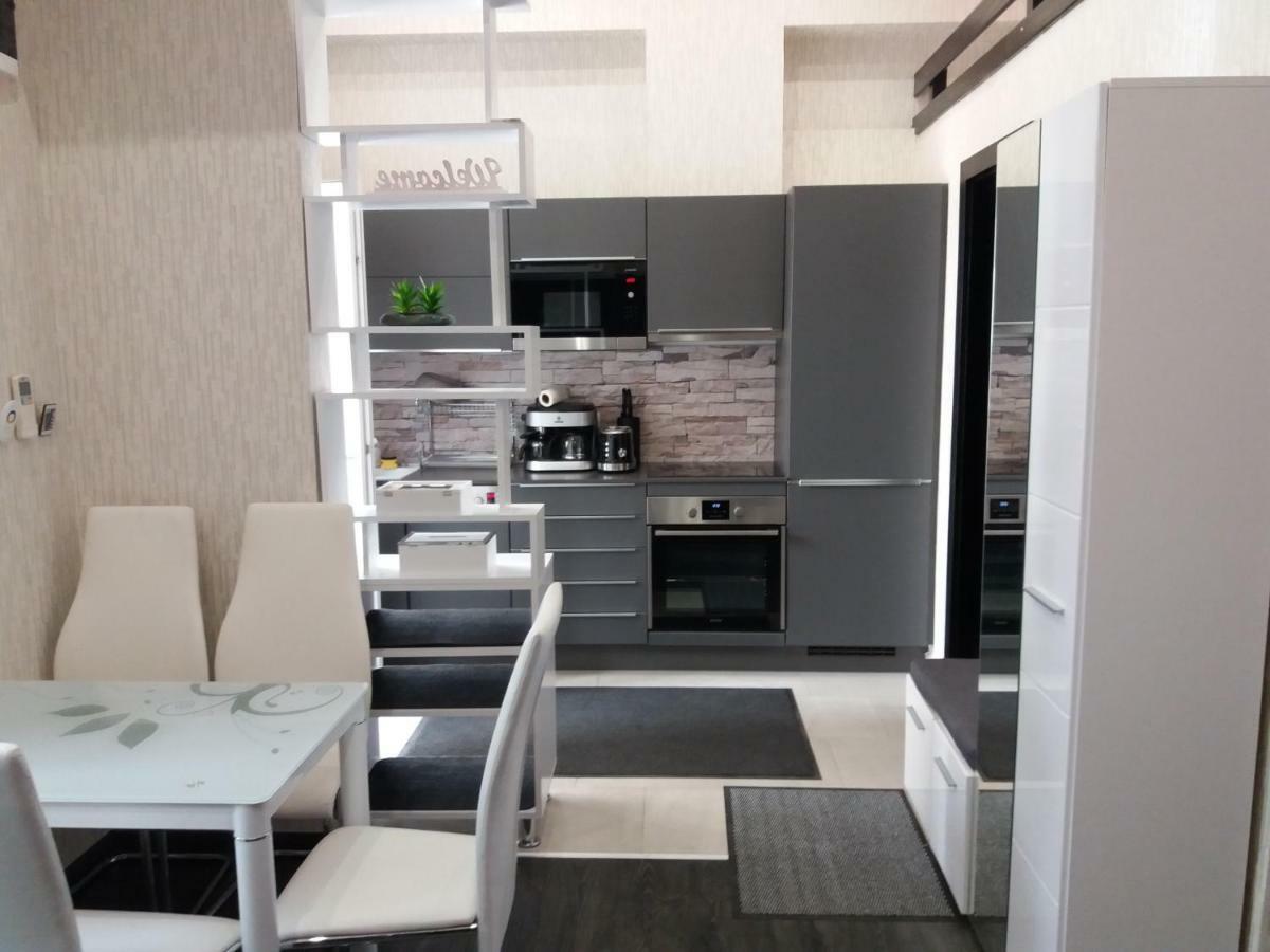 Corvinus Apartman Budapest Esterno foto